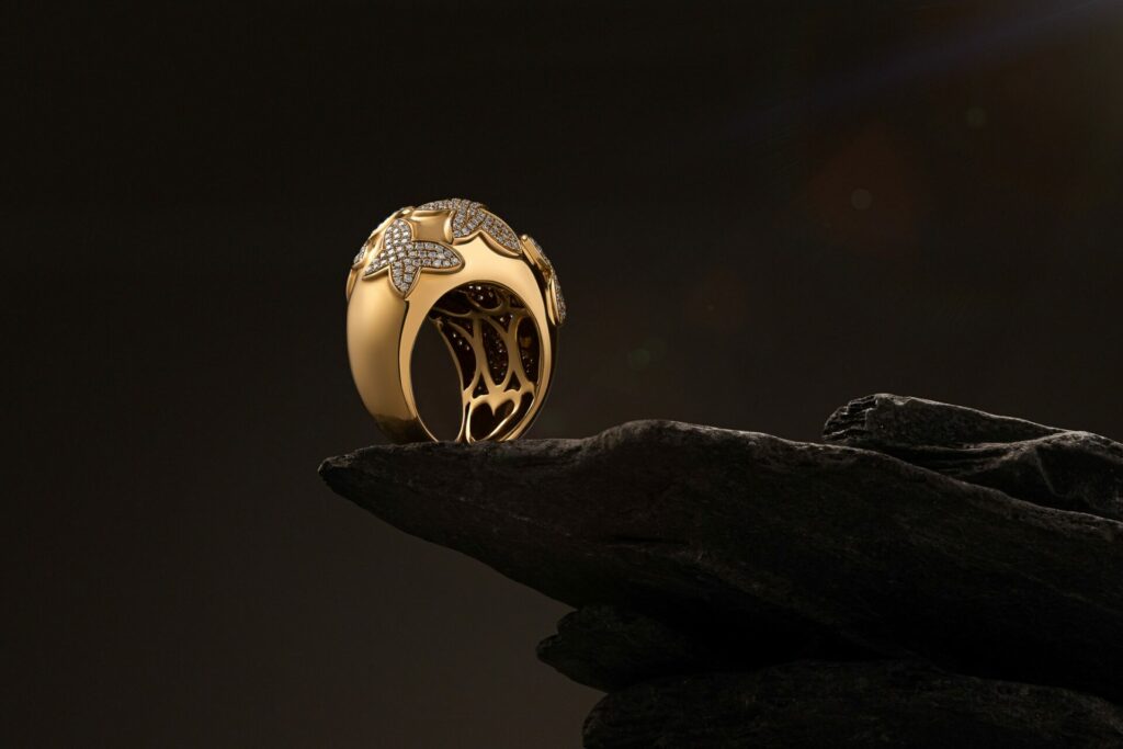 Hero jewelry photography of diamond ring