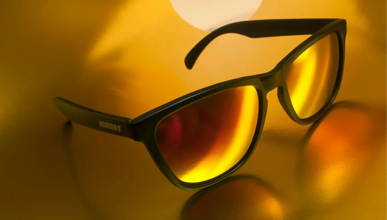 Essential lighting tips for stunning photographs of sunglasses